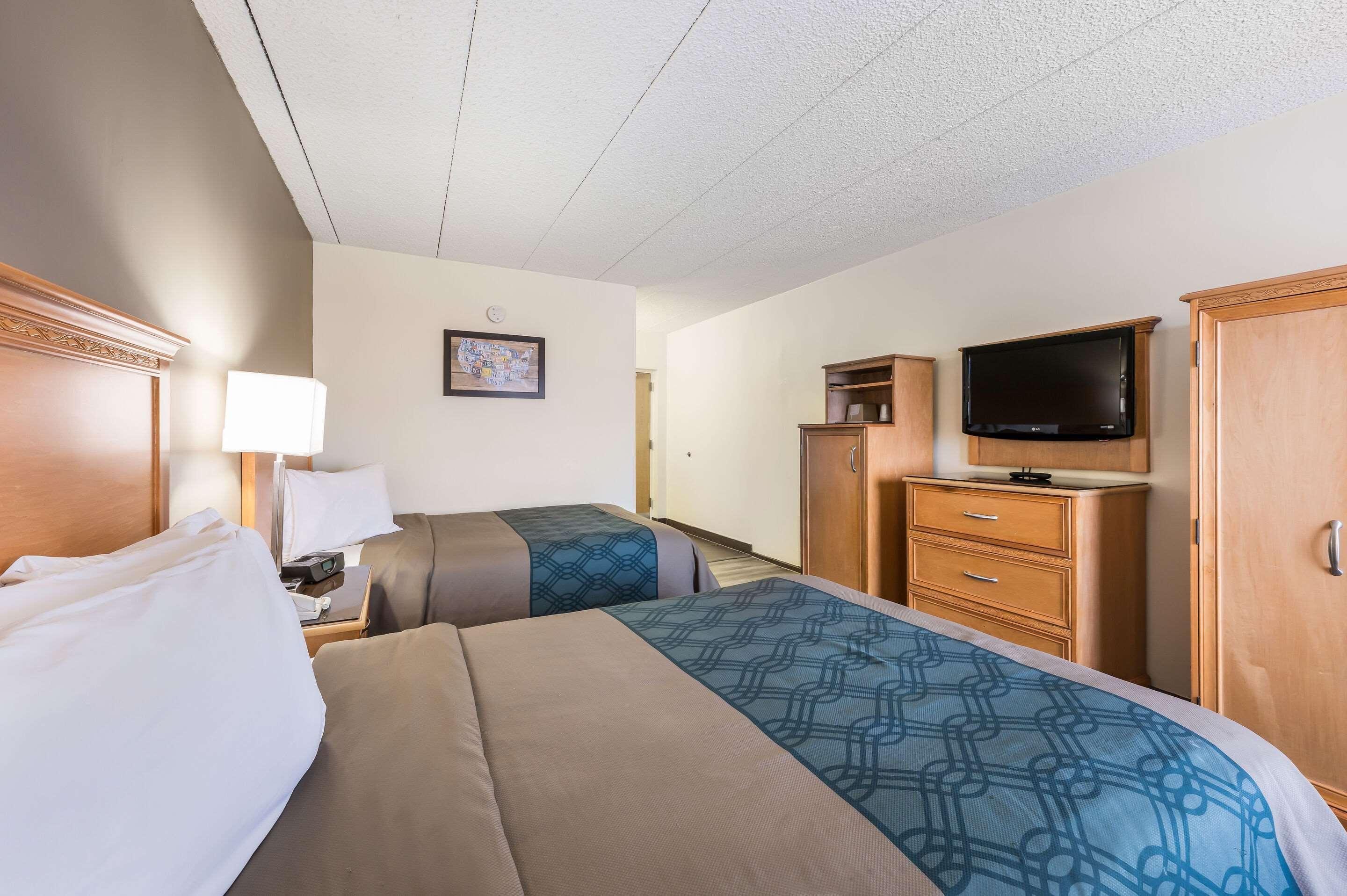 Econo Lodge Quakertown Bagian luar foto