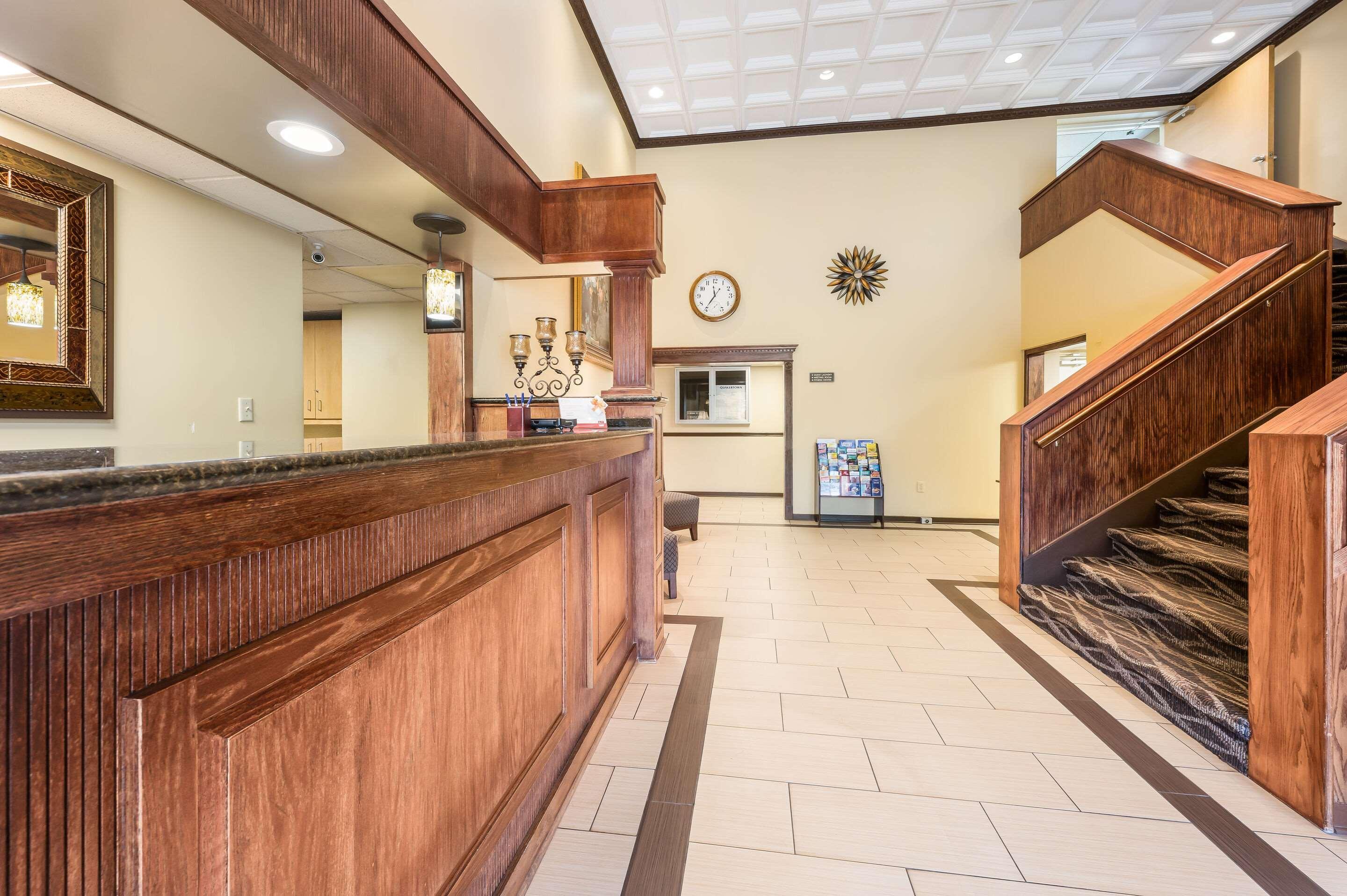 Econo Lodge Quakertown Bagian luar foto