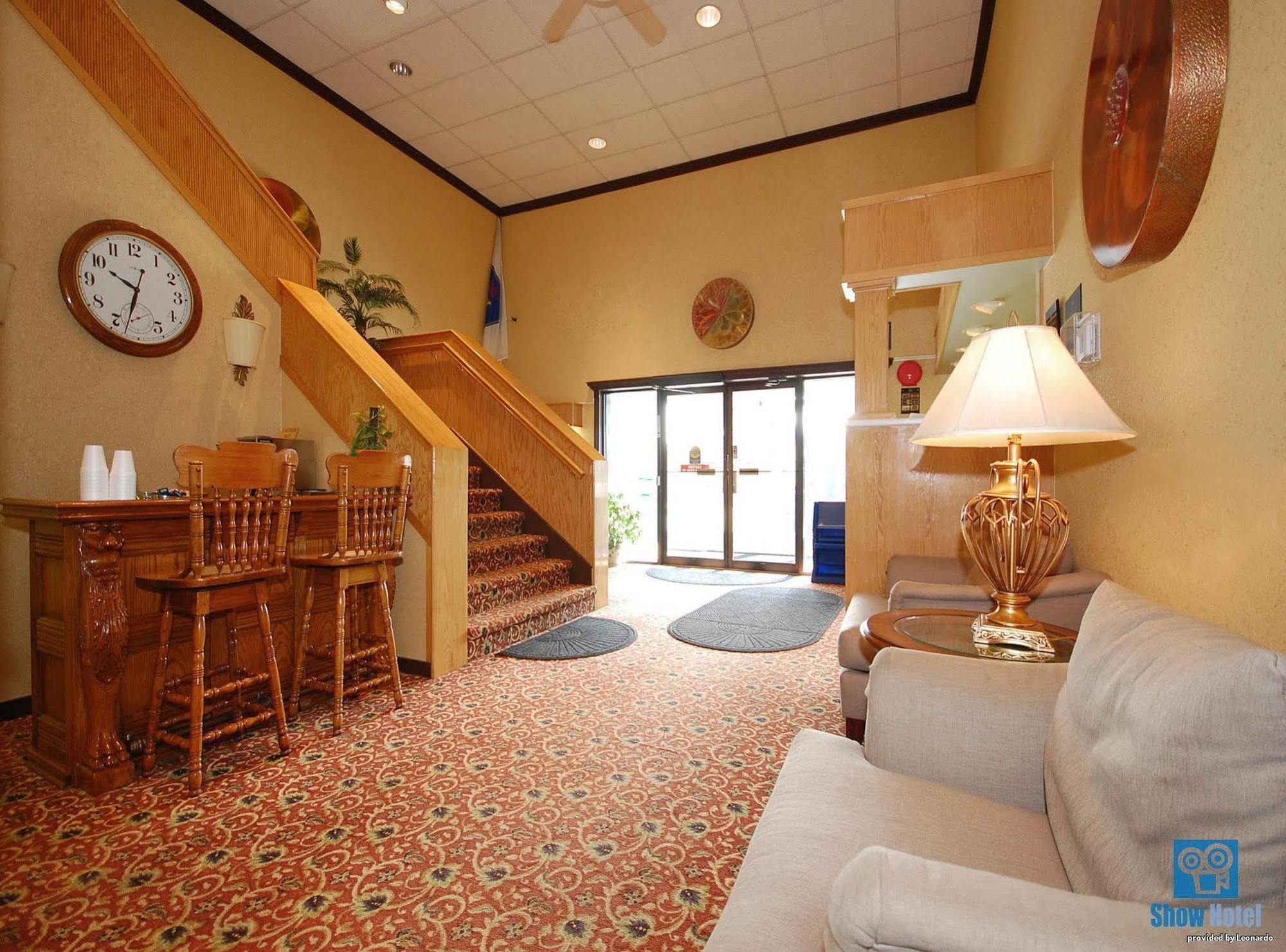 Econo Lodge Quakertown Bagian luar foto