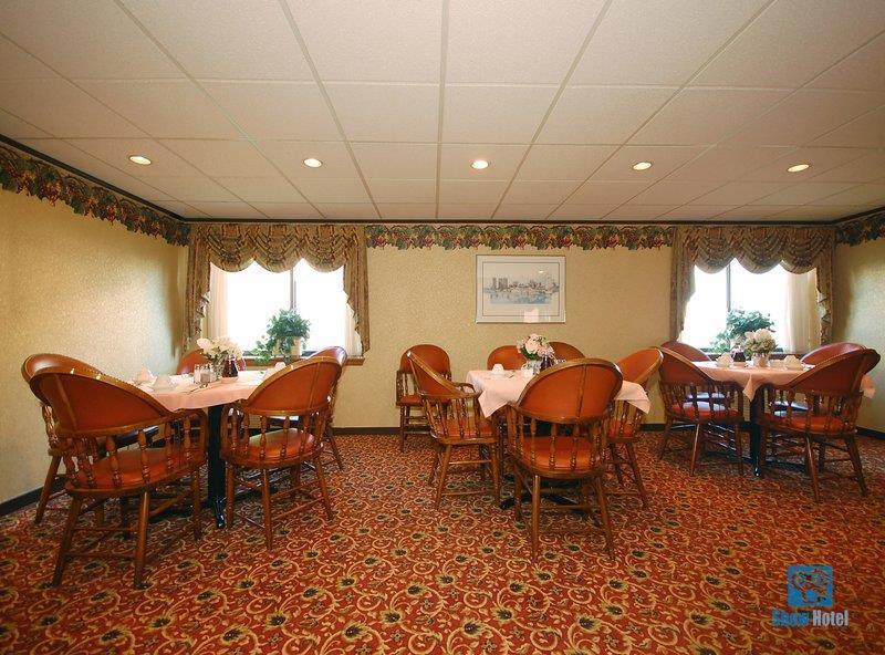 Econo Lodge Quakertown Restoran foto