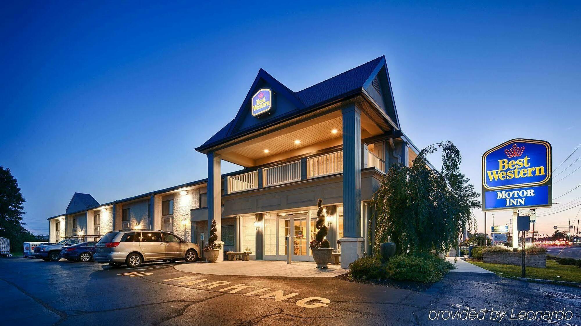 Econo Lodge Quakertown Bagian luar foto